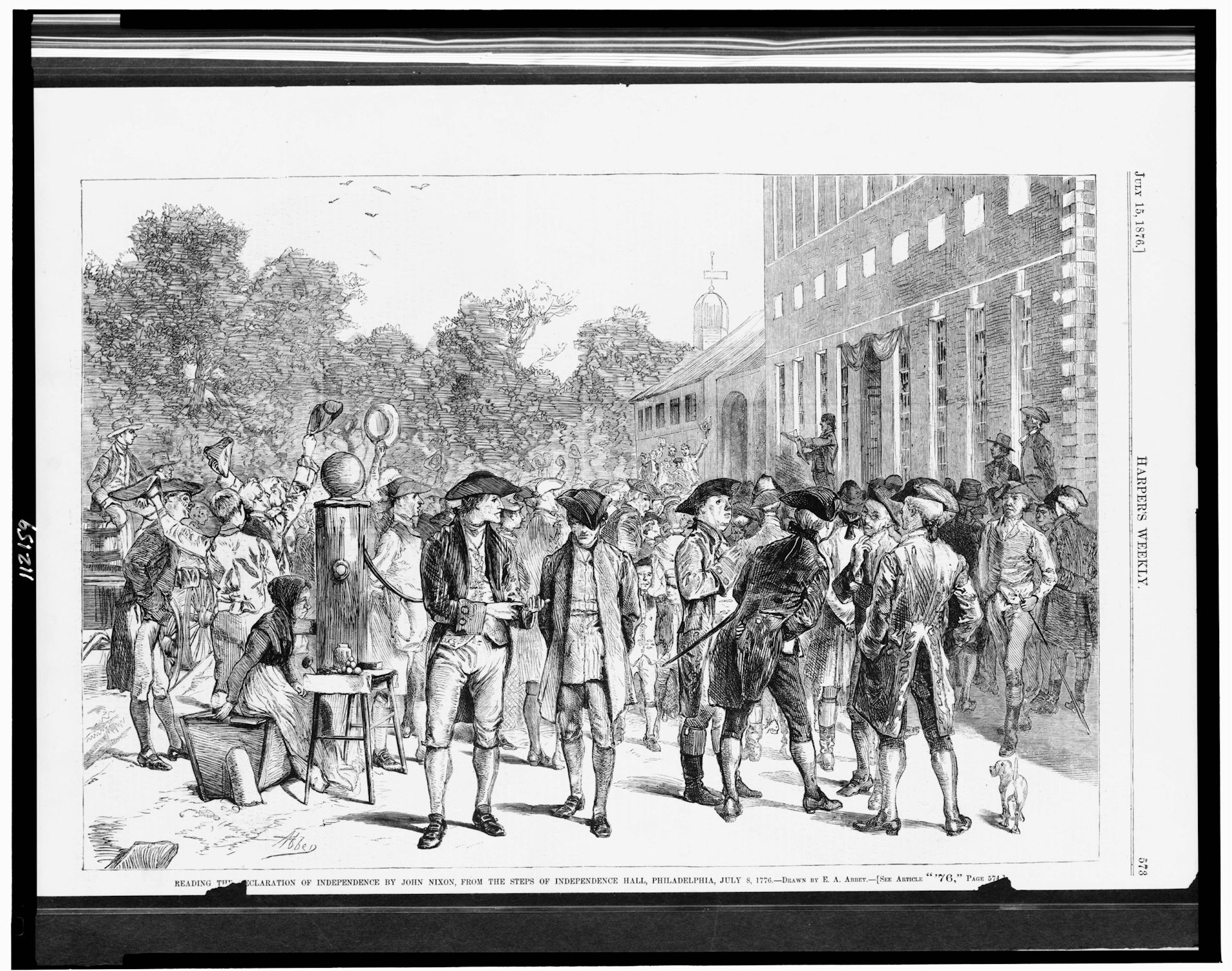 Ilustración en blanco y negro de la plaza frente al edificio, con hombres con sombreros y abrigos triangulares de pie alrededor, mientras algunos vitorean.