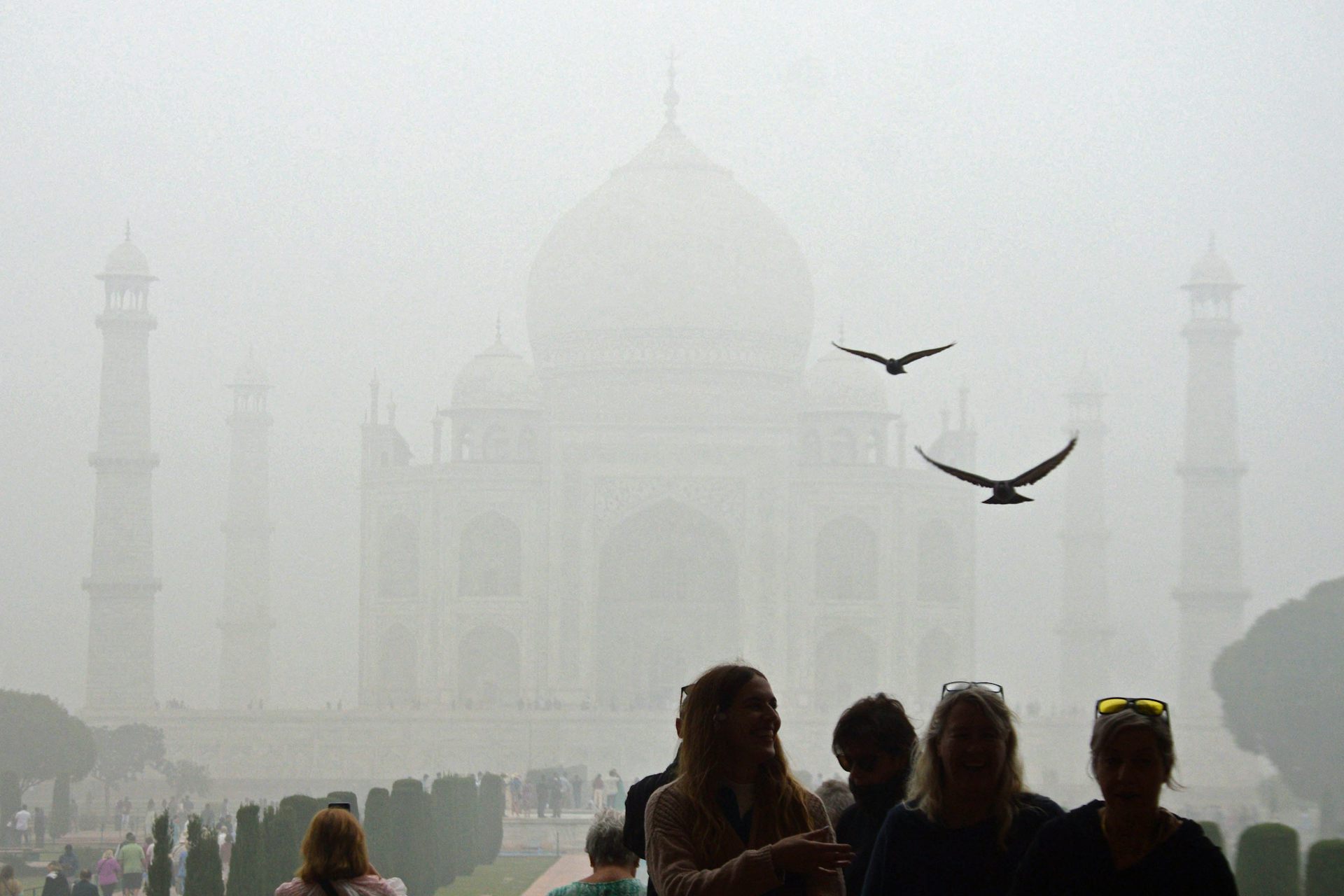 paysage taj mahal dans un nuage de pollution