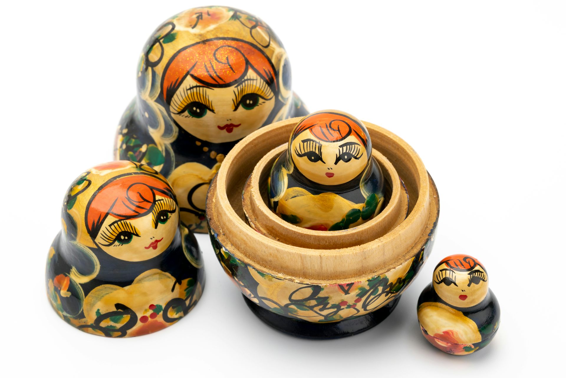 Photographie de poupées russes.