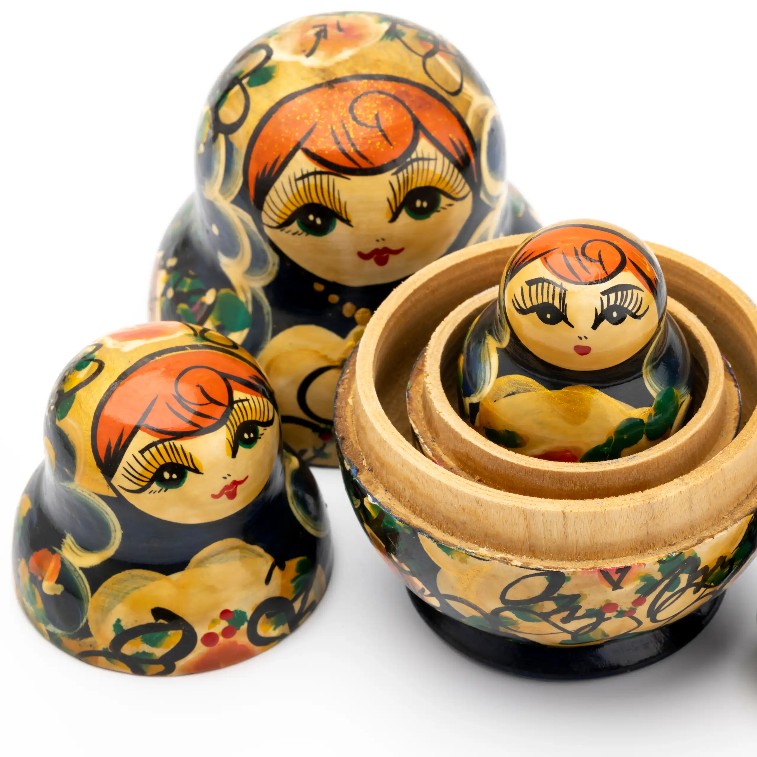 Photographie de poupées russes.