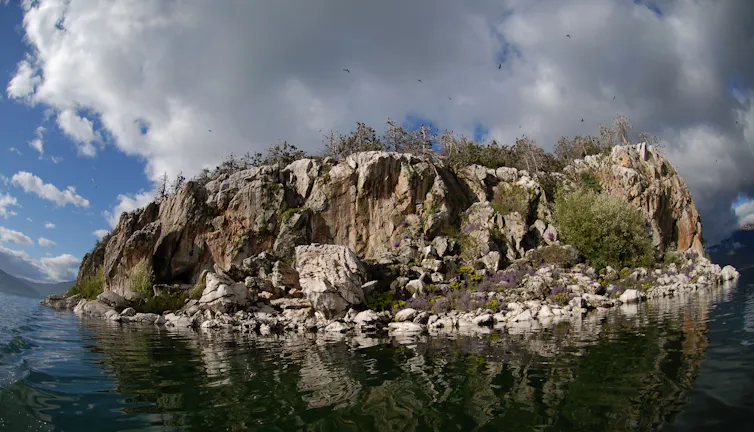 Les falaises de Golem Grad