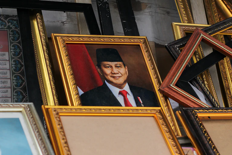 Memimpin negara baiknya dipimpin intelektual cendekia, bukan militer