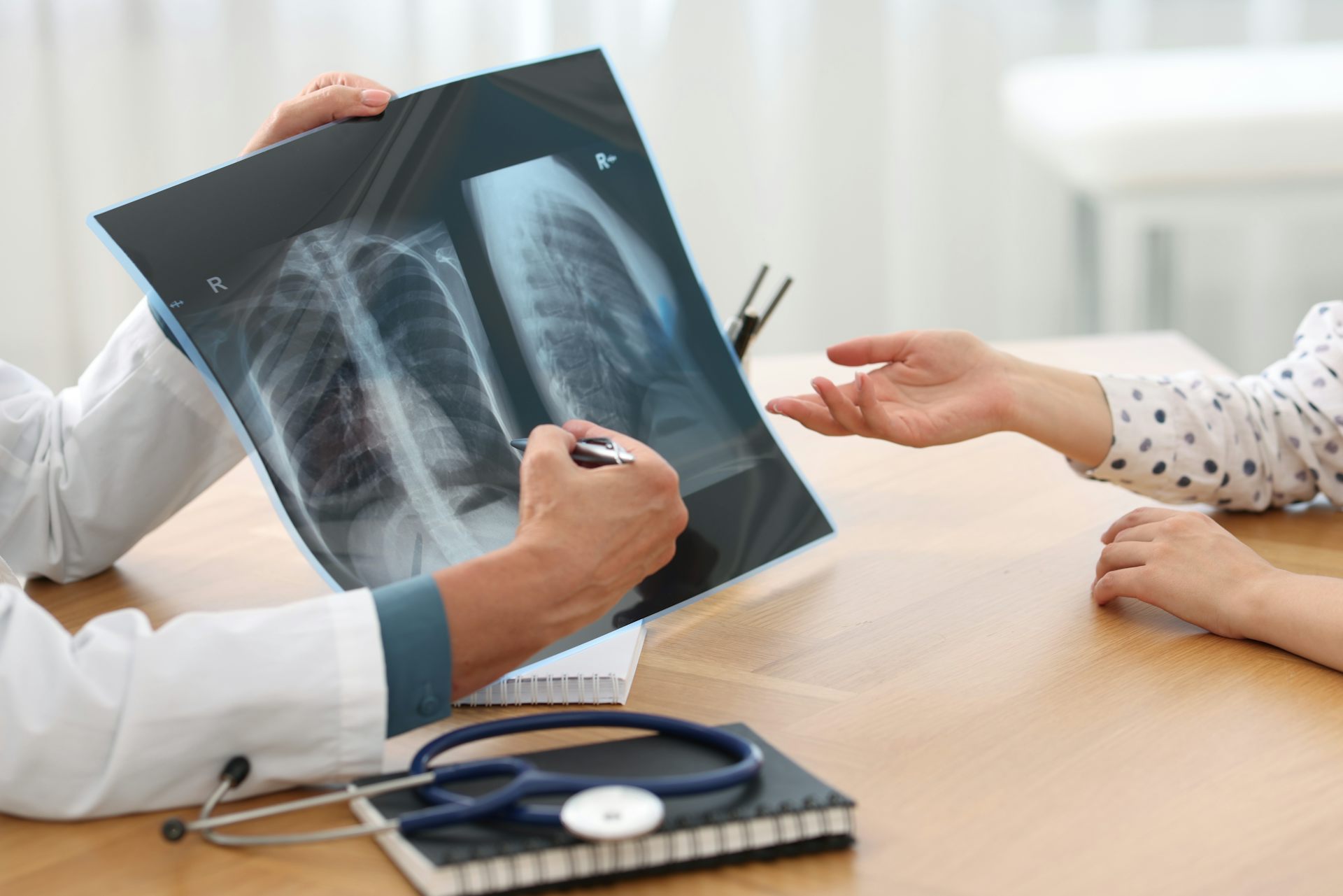 Jumlah dokter radiologi yang bisa membaca hasil rontgen untuk deteksi TB di Indonesia masih terbatas.