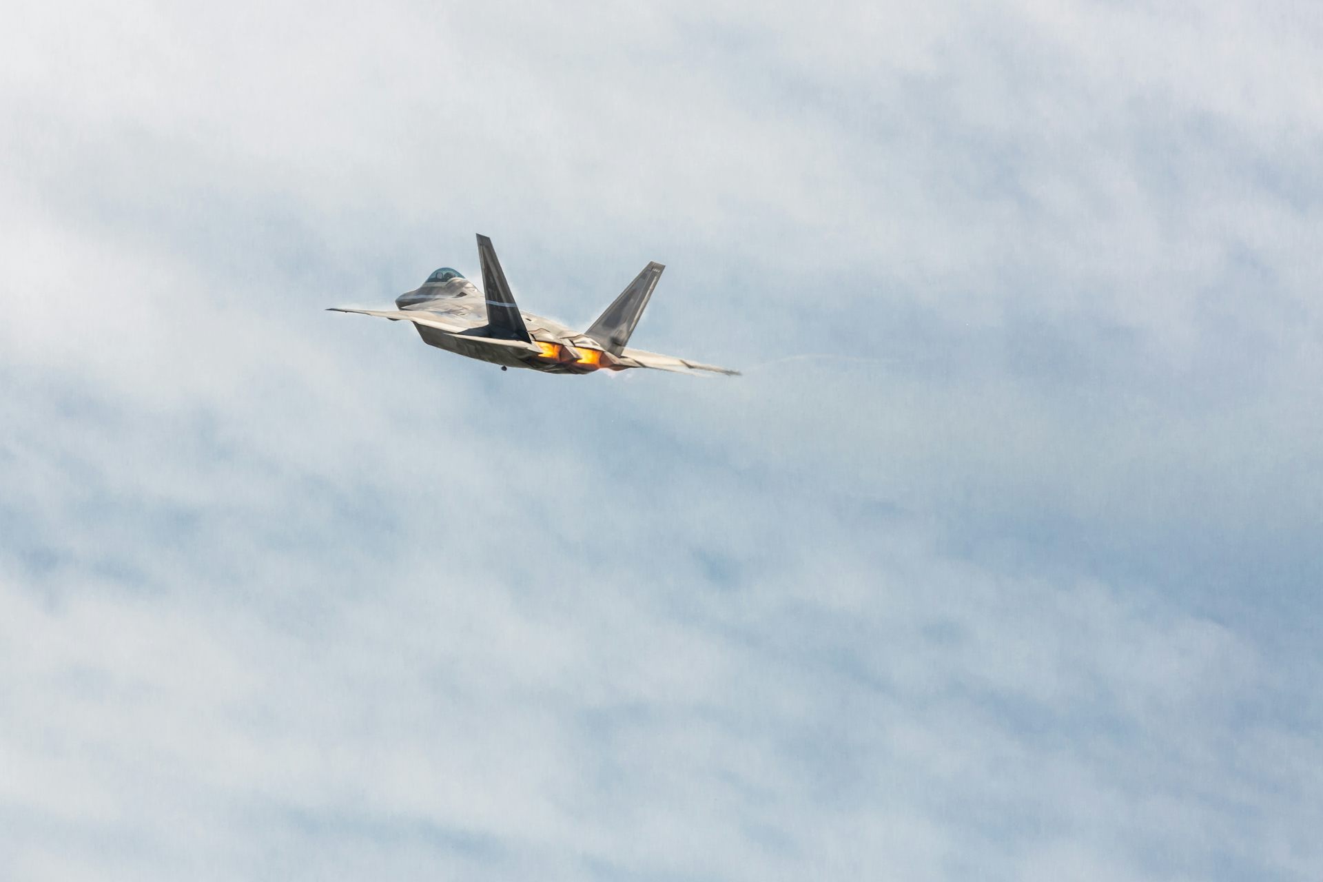 Mengiyakan permintaan blanket overflight dari Amerika Serikat bisa melukai kedaulatan NKRI