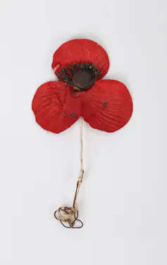 Cloth poppy with wire stem
