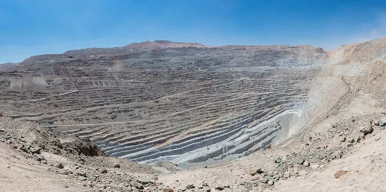 Una enorme mina a cielo abierto