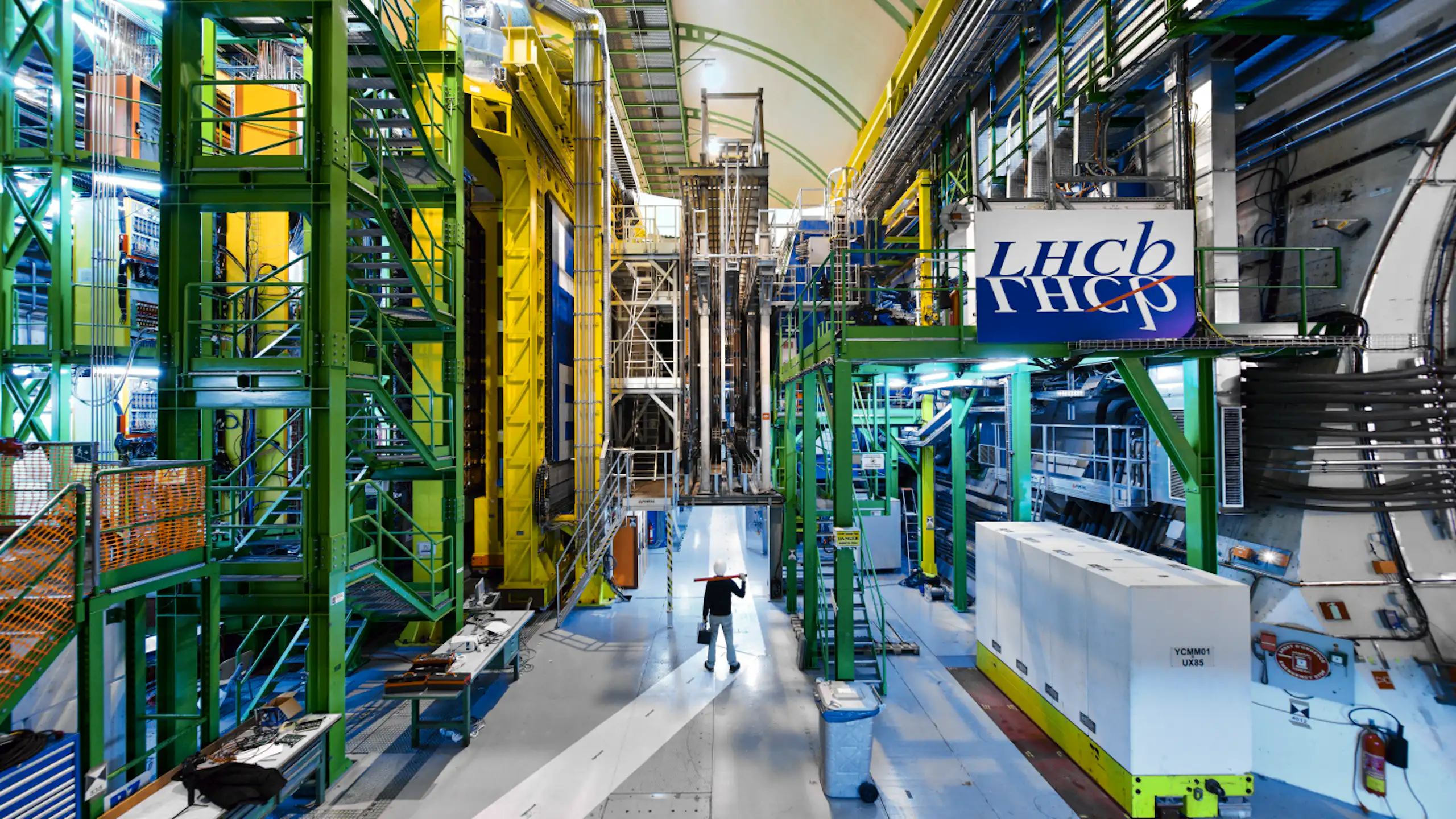 L’expérience LHCb au Large Hadron Collider