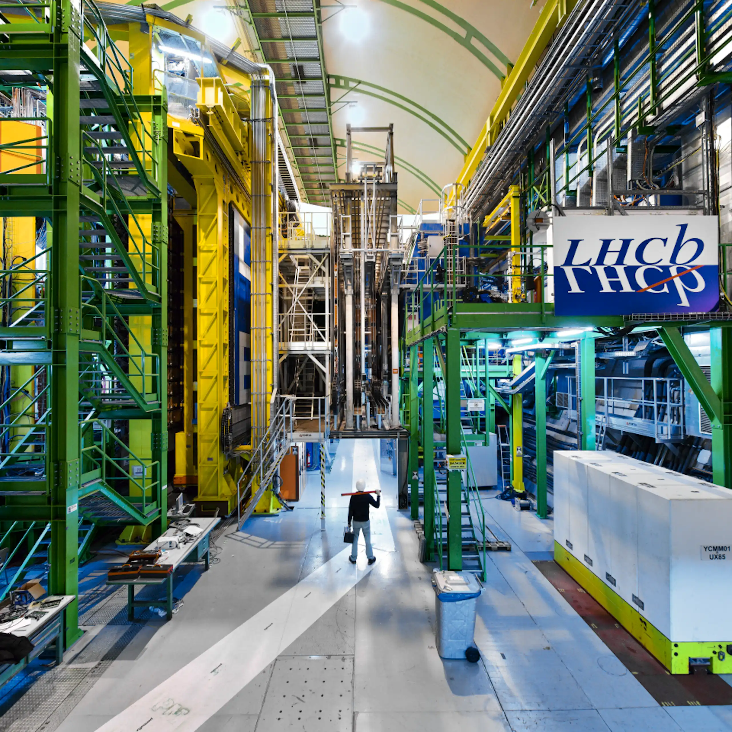 L’expérience LHCb au Large Hadron Collider