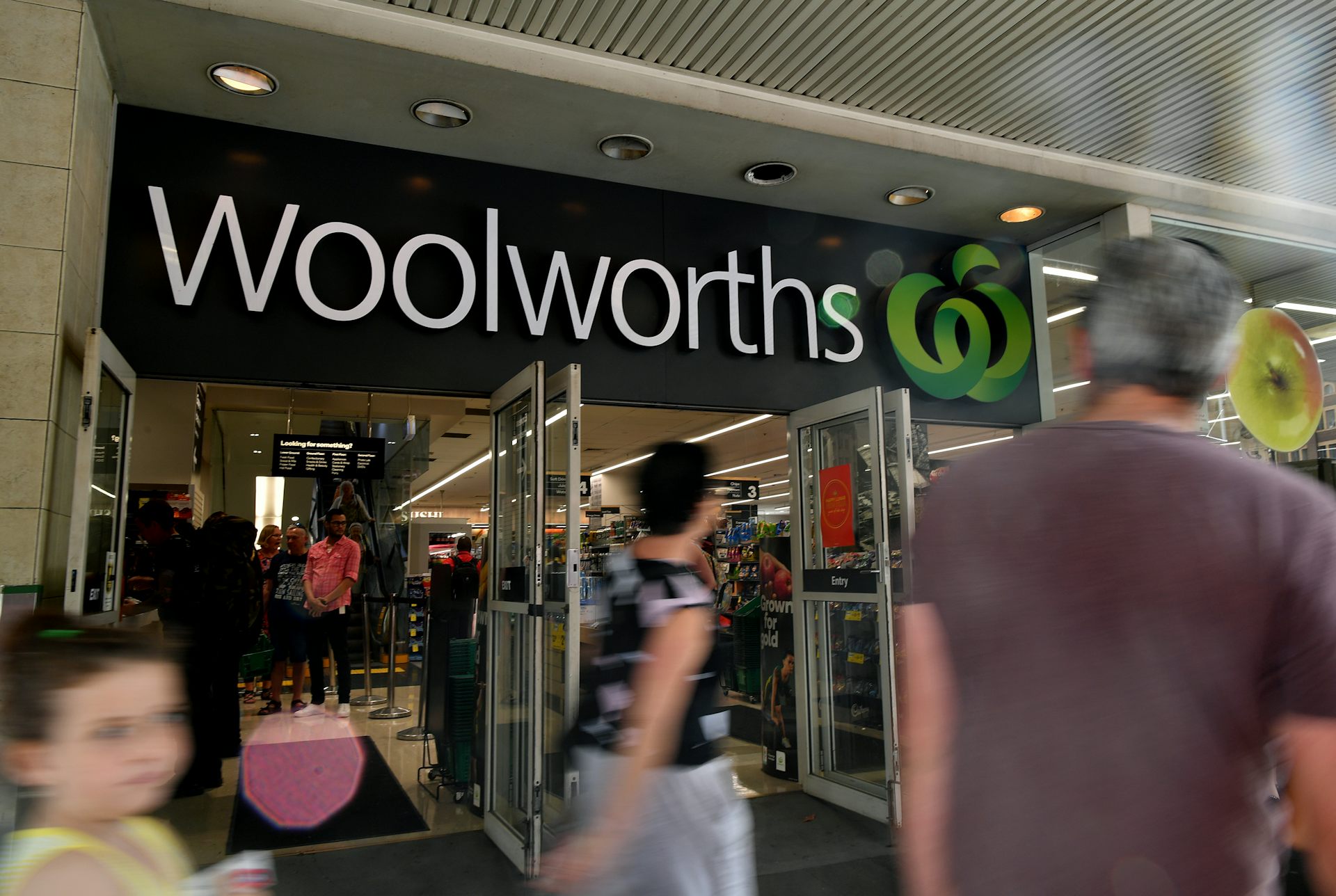 How court cases against Woolworths and Coles could change the future of shopping in Australia