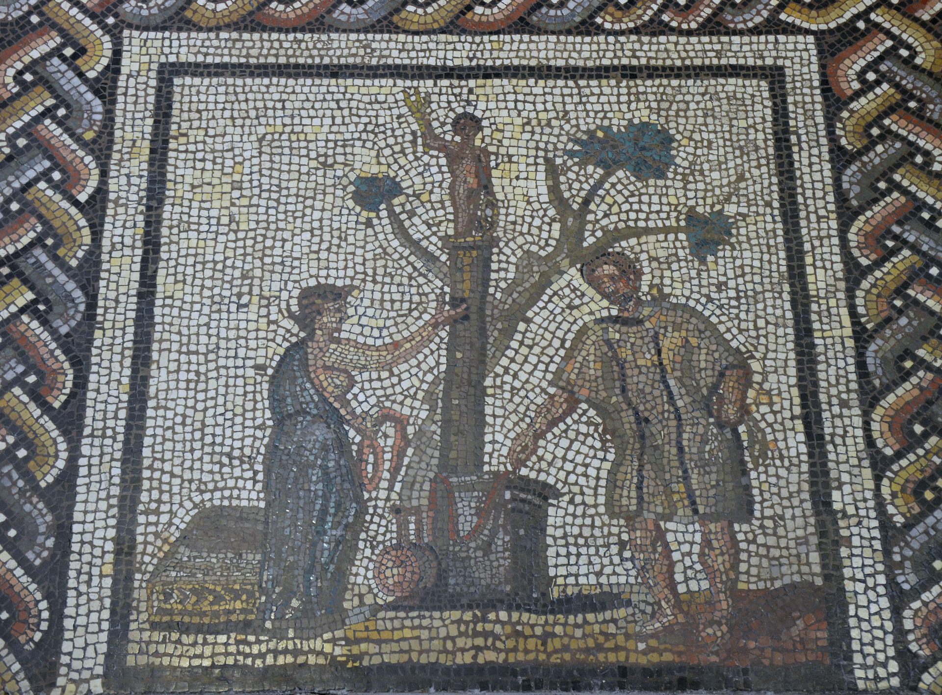Mosaik mit Darstellung eines rustikalen Kalenders, Tafel mit Opferszene (Sommer)