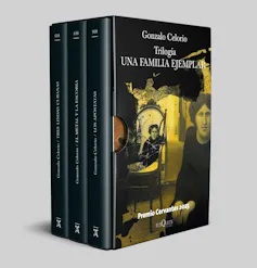 Estuche de tres libros.