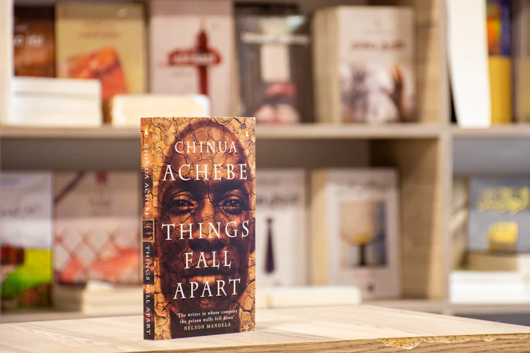 Couverture du livre Things fall apart de Chinua Achebe
