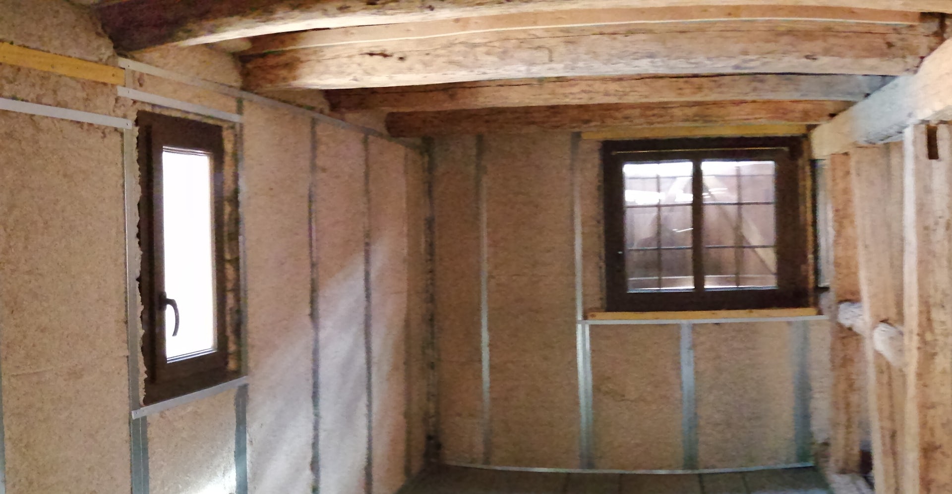 Panneaux de laine de chanvre posés dans le cadre d’une rénovation d’un bâti traditionnel alsacien