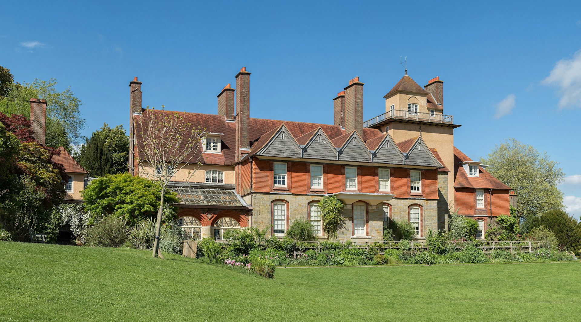 Exteriror of a grand Victorian house.