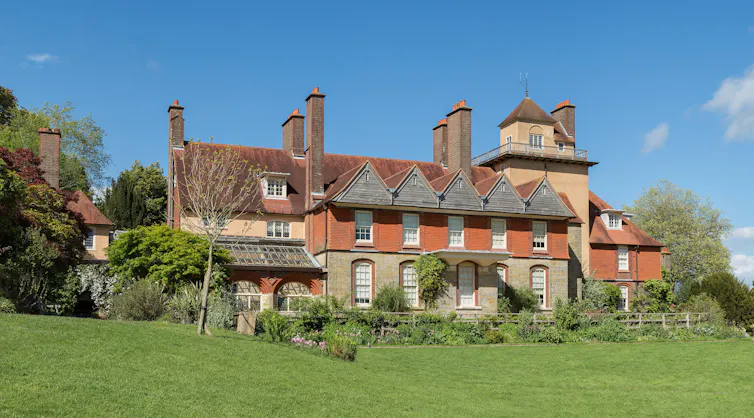 Exteriror of a grand Victorian house.
