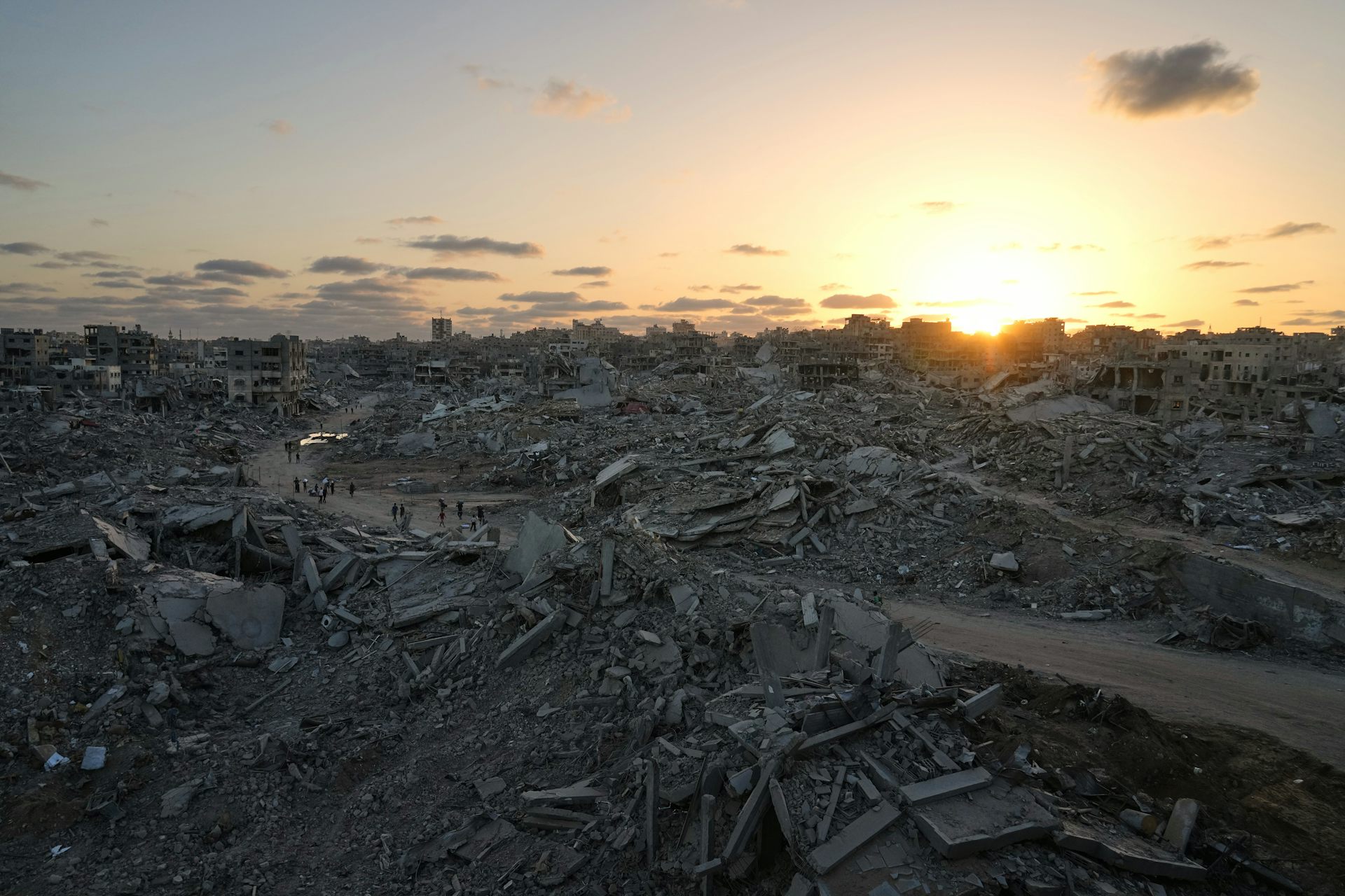 Wars destroy lives and the climate. Why aren’t we counting military emissions?