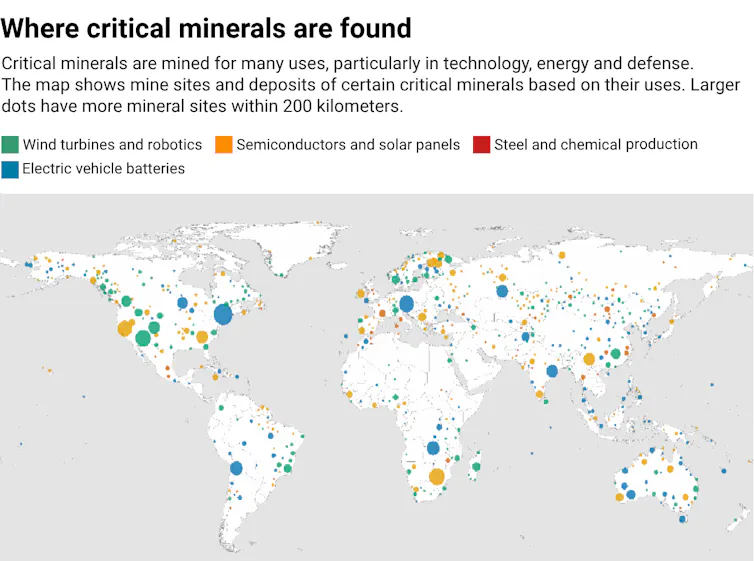 La carrera por extraer minerales críticos para la inteligencia artificial y la energía limpia está creando "zonas de sacrificio" que dañan el agua y la salud de los pobres del mundo. 1 El mapa muestra ubicaciones críticas de minas y depósitos minerales y áreas con una gran cantidad de ellos.