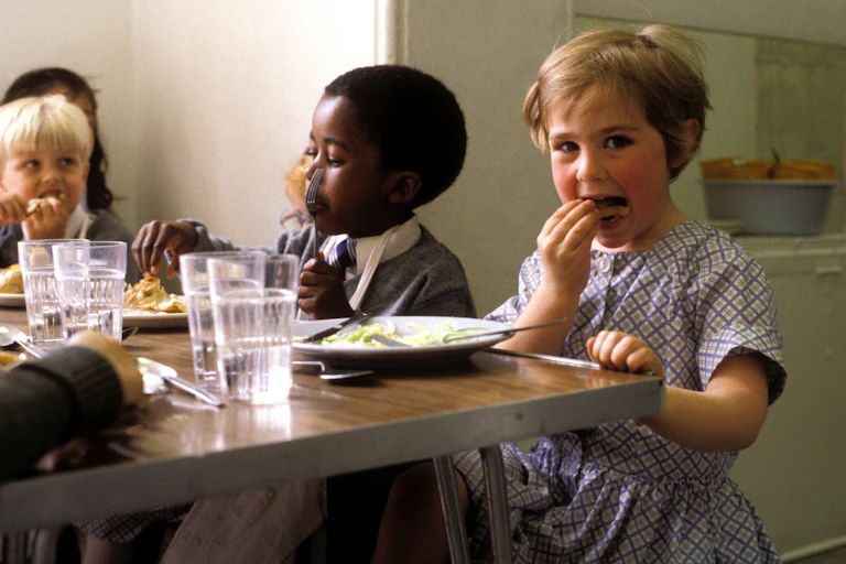 Children eating lunch at primary school