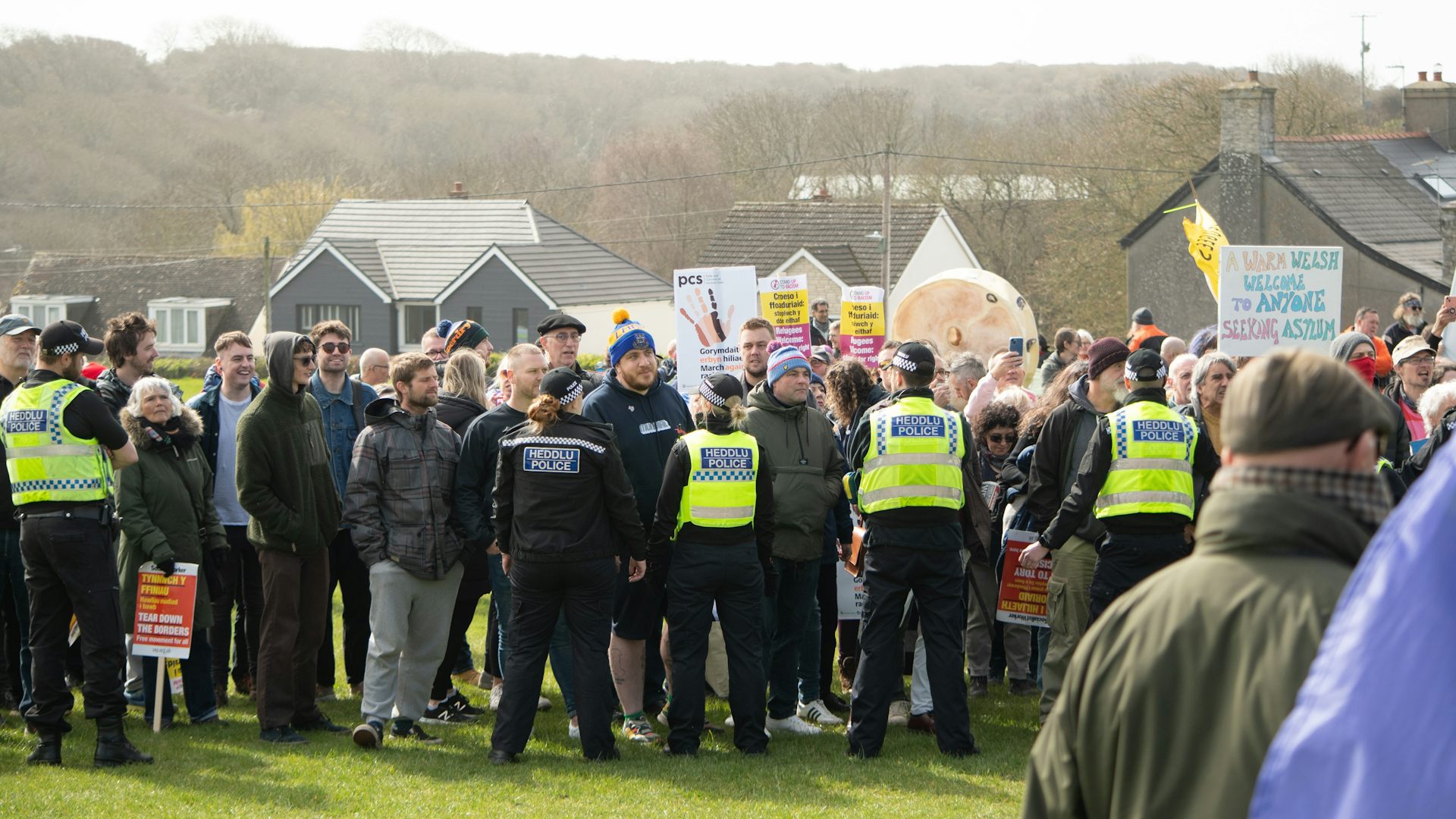 Pro and anti-immigration protesters in Llantwit Major in 2023