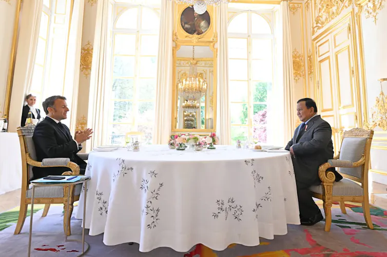 Pertemuan Presiden Prabowo dengan Presiden Macron tampak sebagai upaya membangun citra personal.