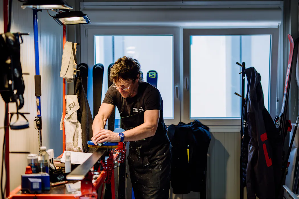 PFAS in ski wax: Despite bans, these forever chemicals linger in wax rooms, study shows – so does their health risk