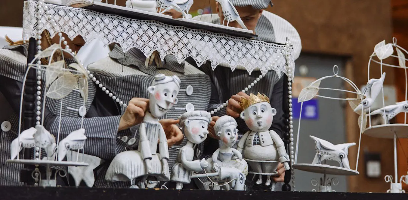 EduWireDaily — The puppet shows bringing storytelling and solace to bomb shelters in Ukraine