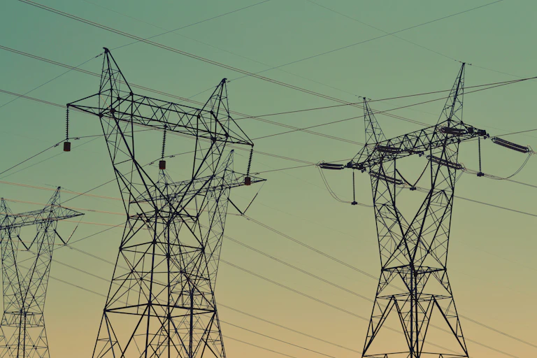 des pylônes électriques haute tension