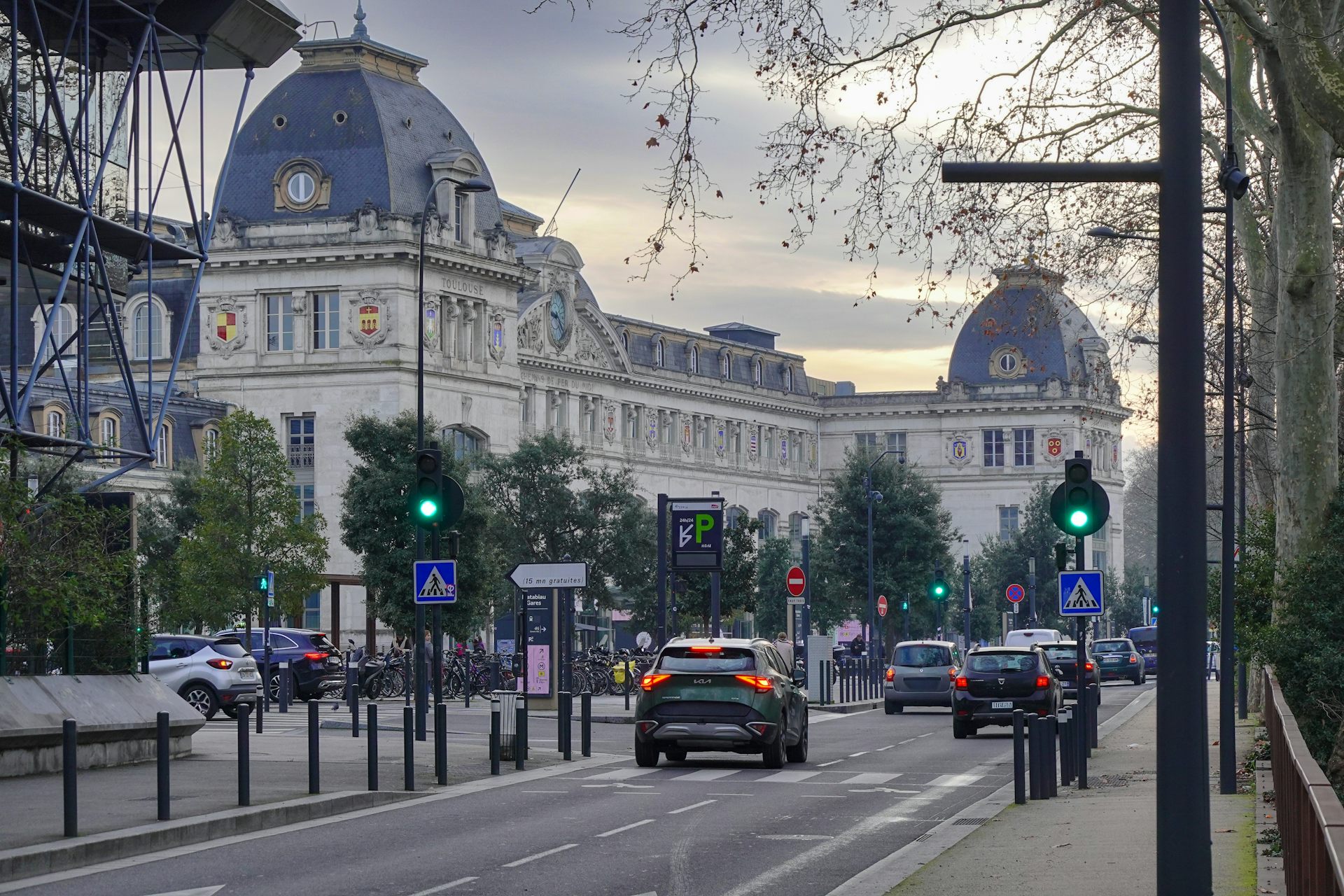 A queue of cars in central Toulouse.