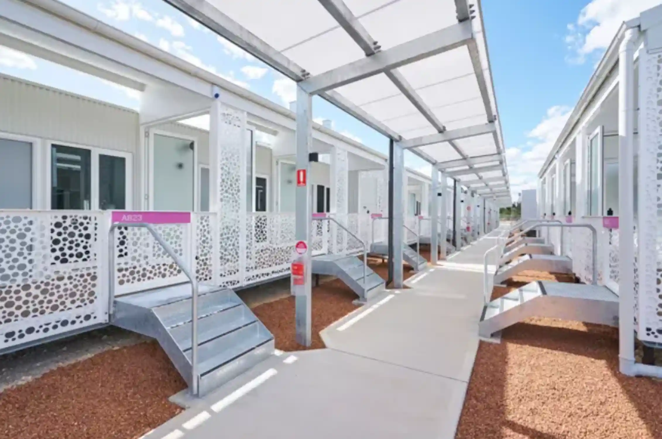 Verandahs, balconies, walkways of quarantine facilities