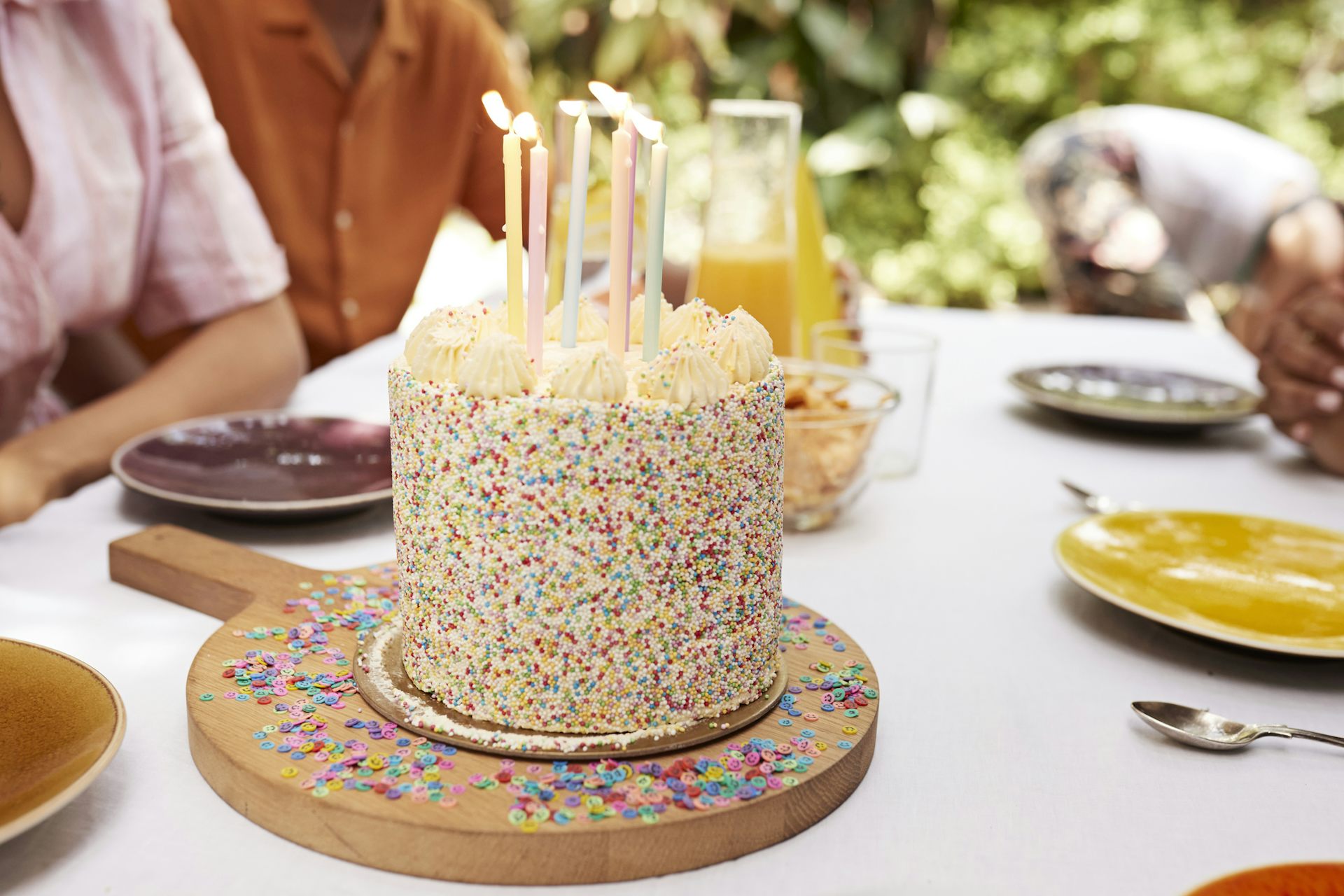 Is it safe to use cake decorating dusts and dyes? 2 experts explain