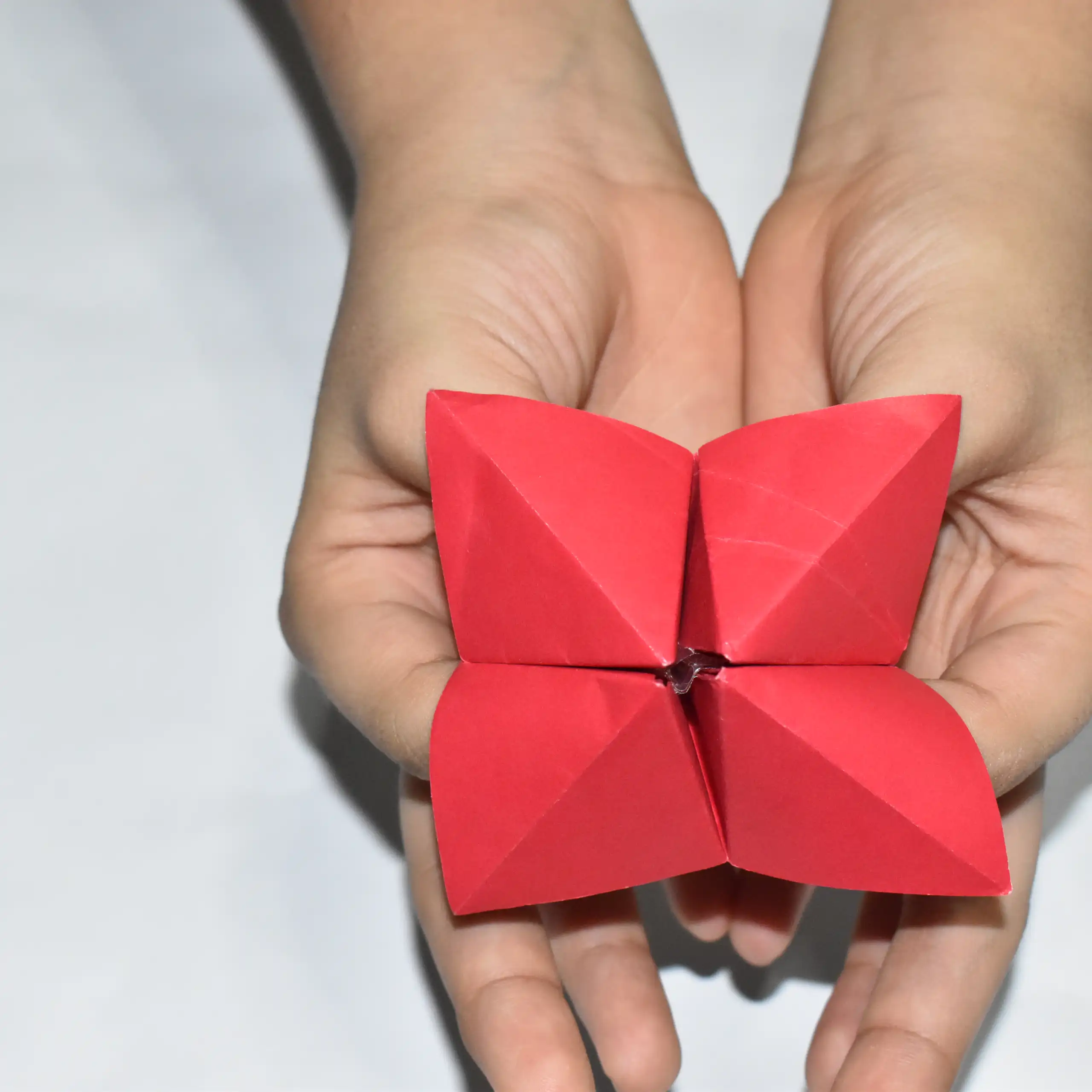 Un "comecocos" de origami.
