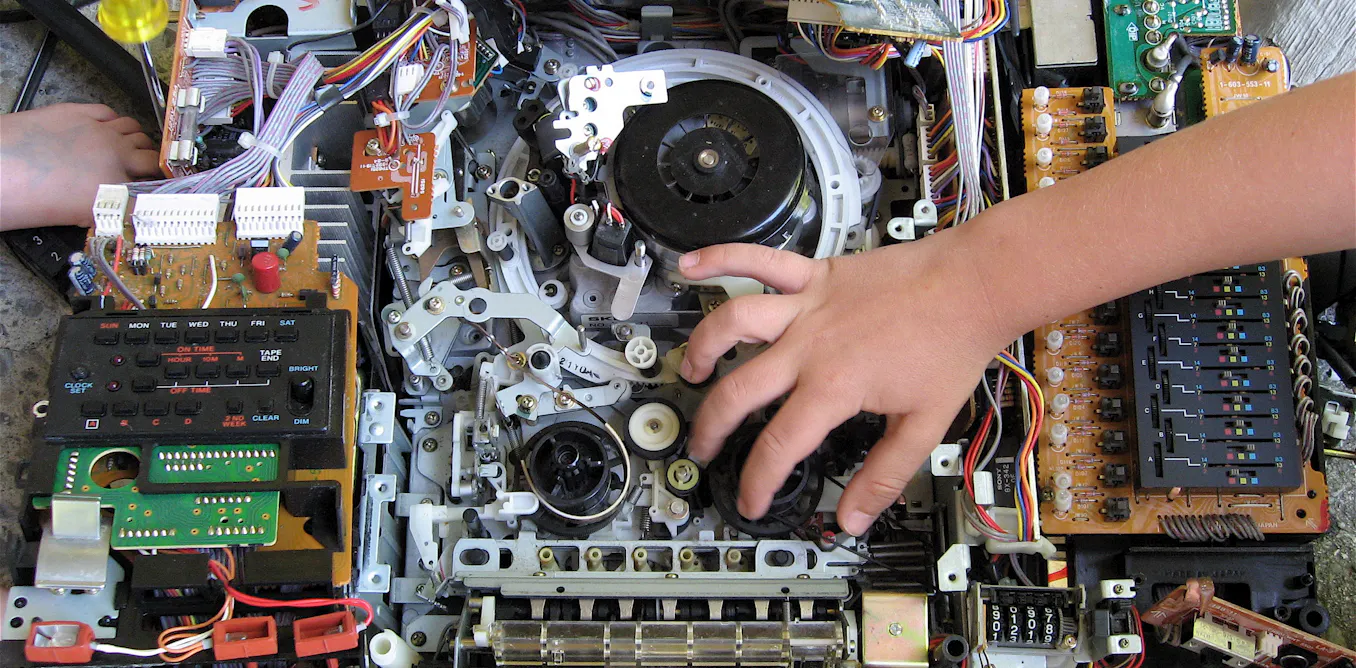 EduWireDaily — Today’s bans on DIY repairs of everything from cell phones to tractors grew out of Hollywood’s fear of videotaping