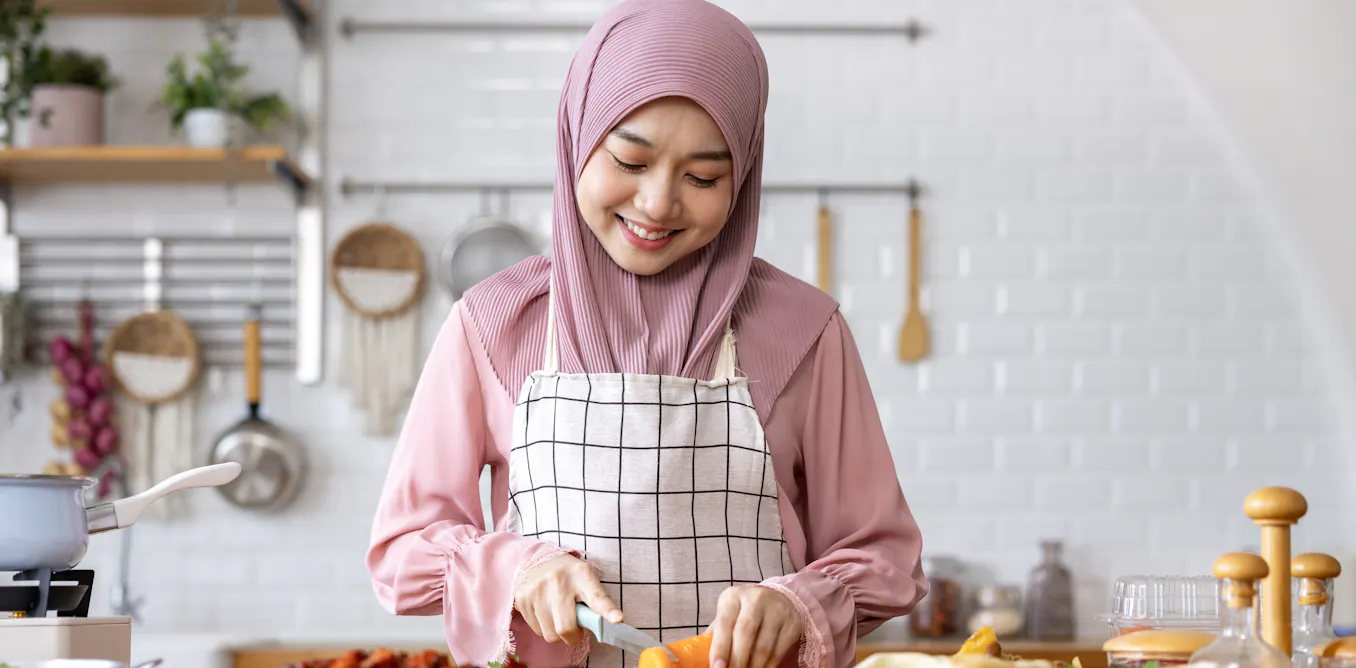 Tradwife dan Feminine Energy: Nostalgia Domestik yang Menjerat Ambisi Perempuan