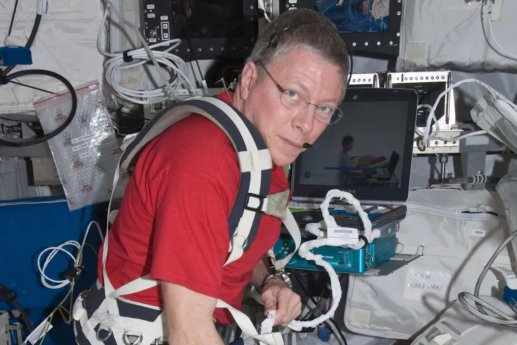 How mobile deep-space medical systems could support future landings on the moon and Mars