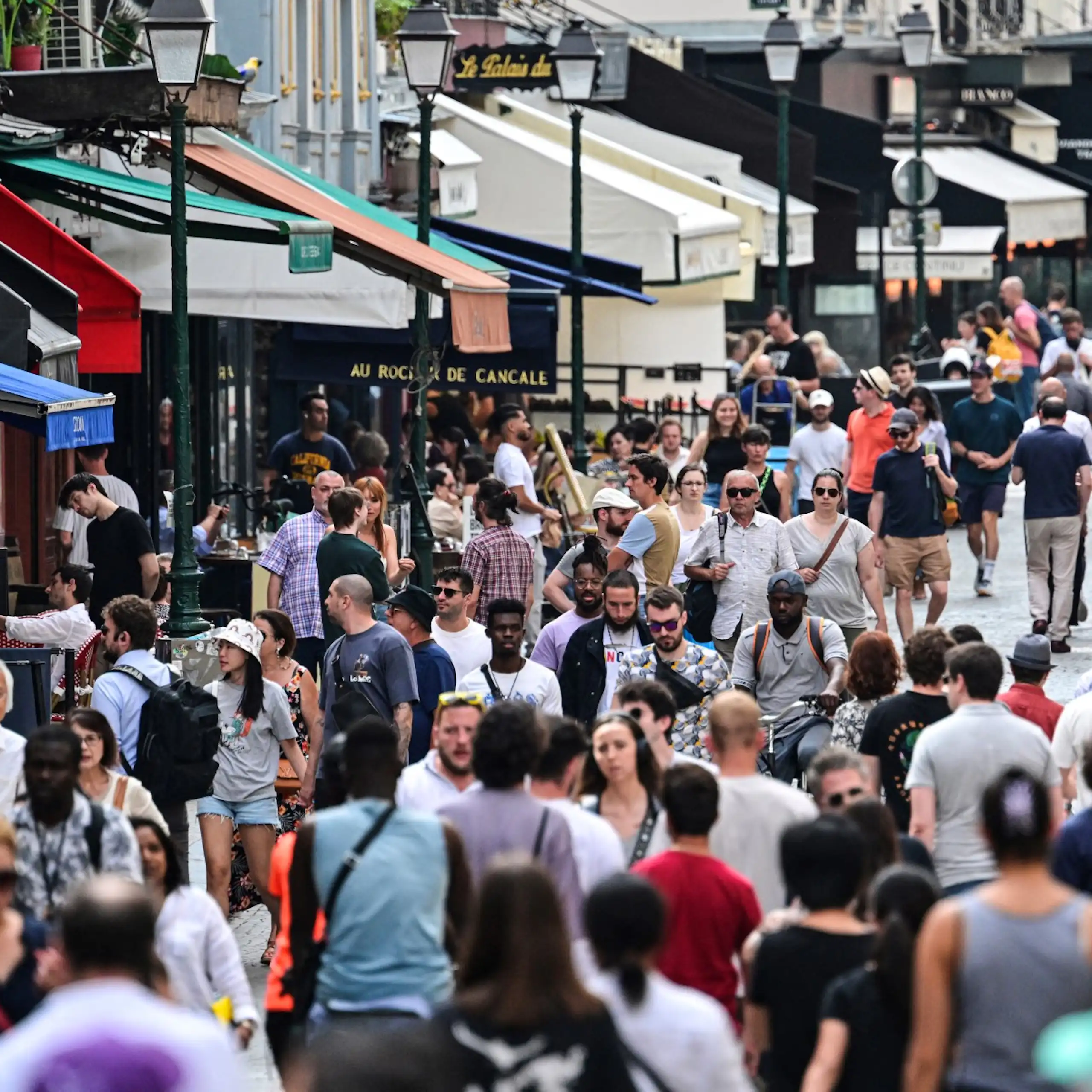 La foule rue Montorgueil, à Paris, le 23 août 2023.