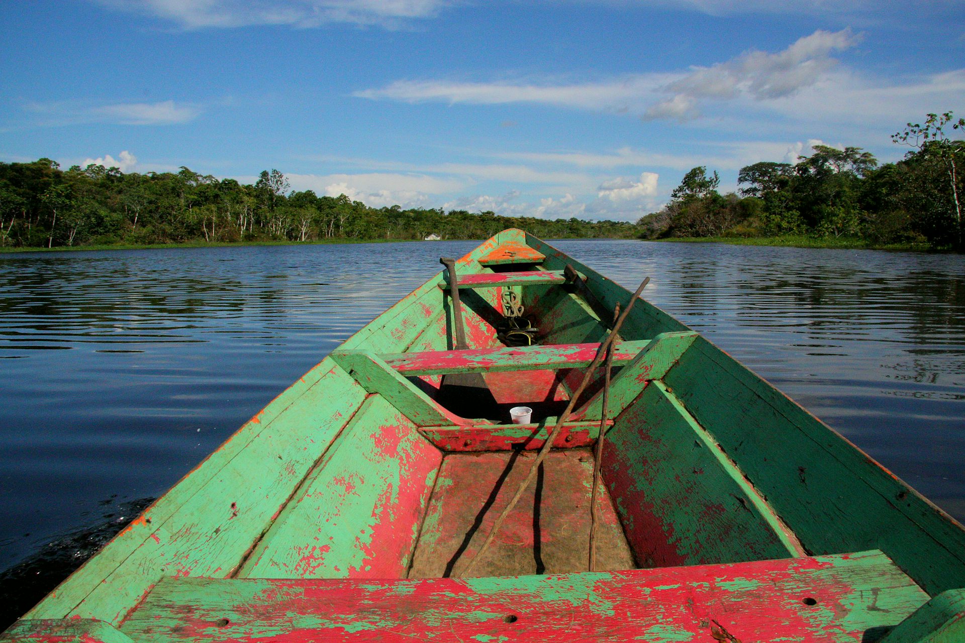 Um barco no rio Amazonas