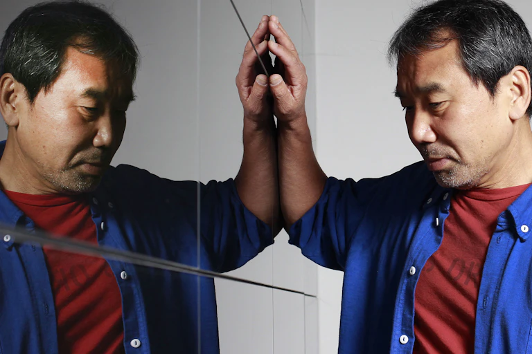 Haruki Murukami looking into a mirror
