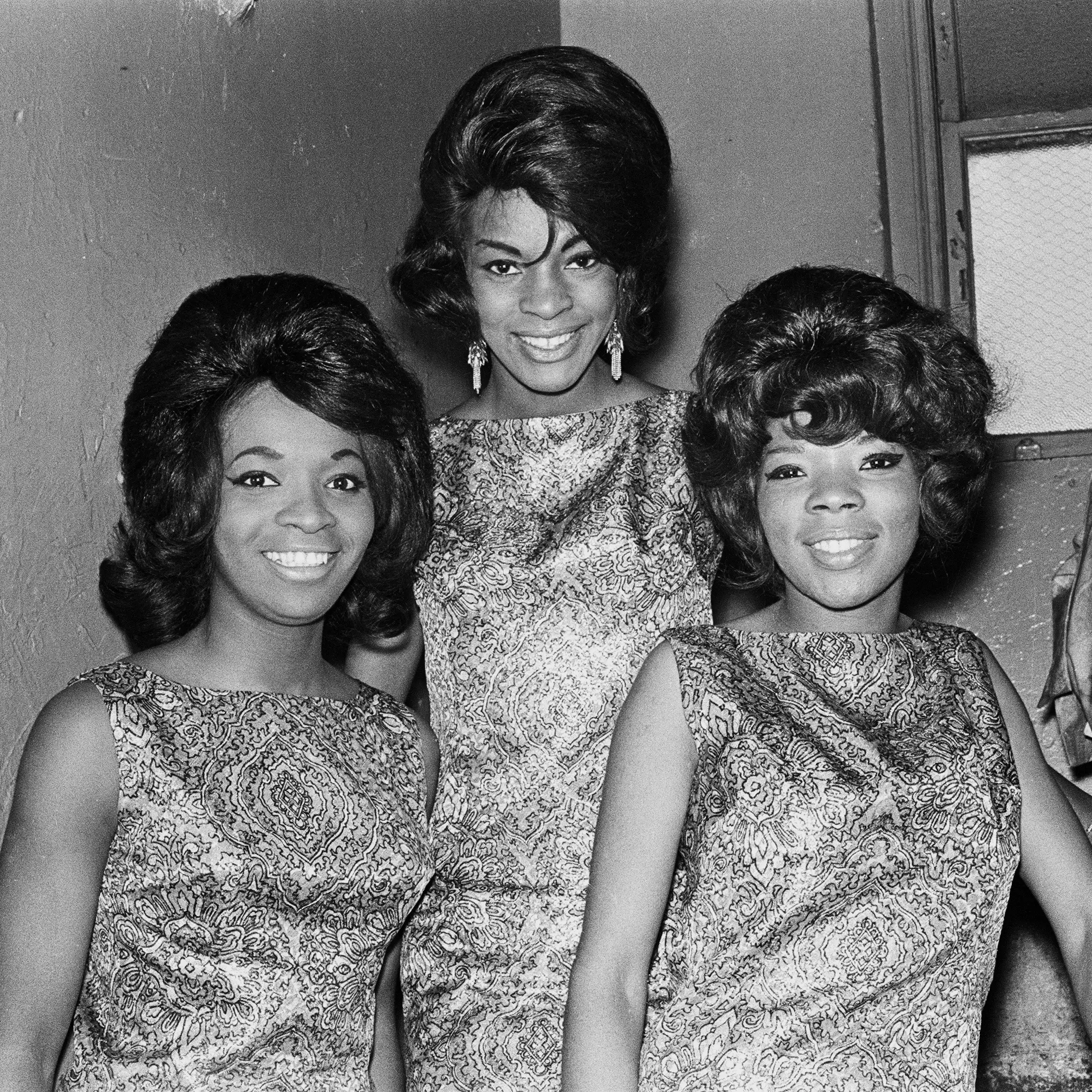 Photo de groupe des trois artistes-interprètes, vers 1960.