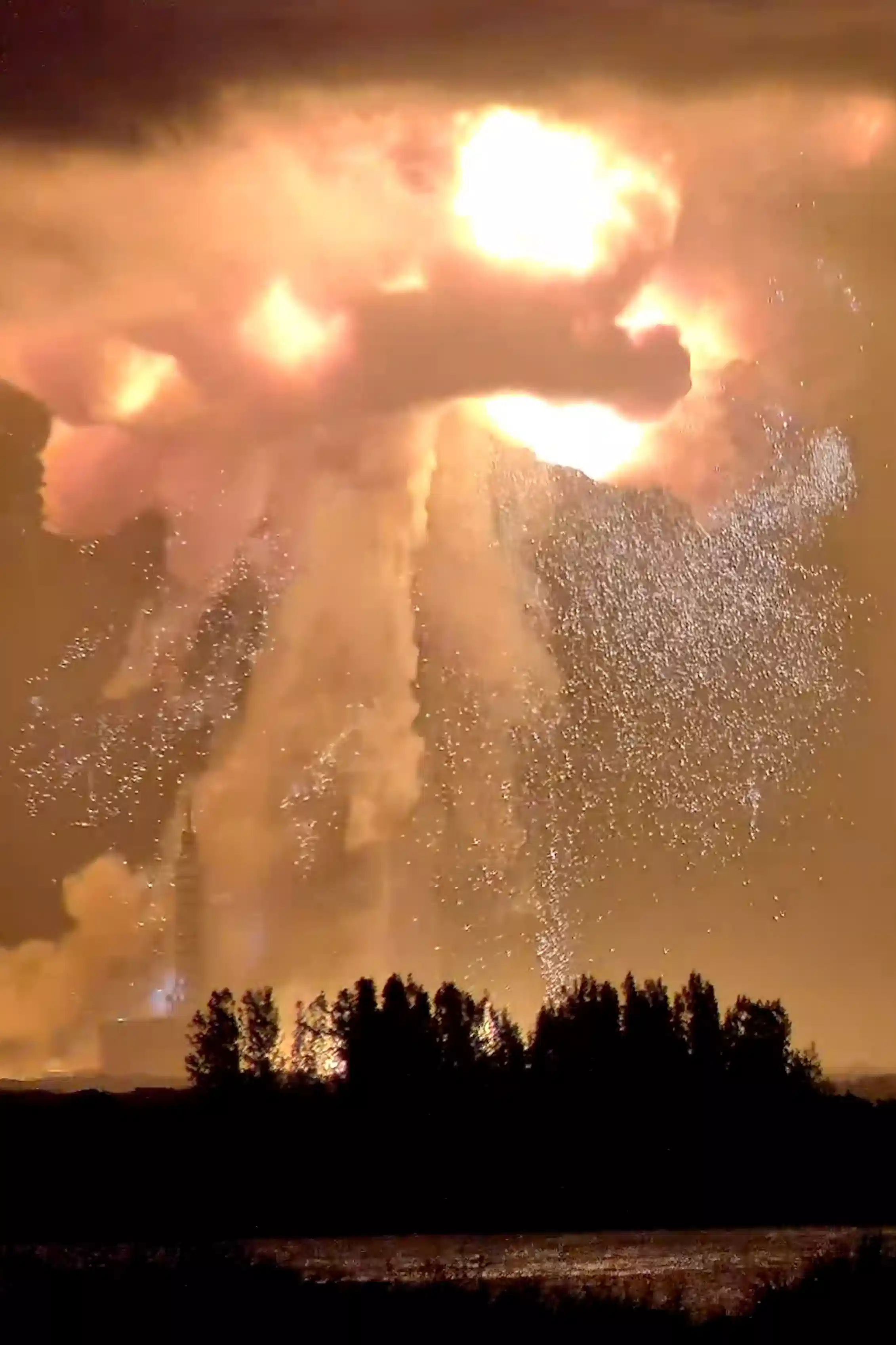 Amazon Rokcet Exploded Blue Origin rocket exploded on launchpad, throwing the future of NASA’s ...