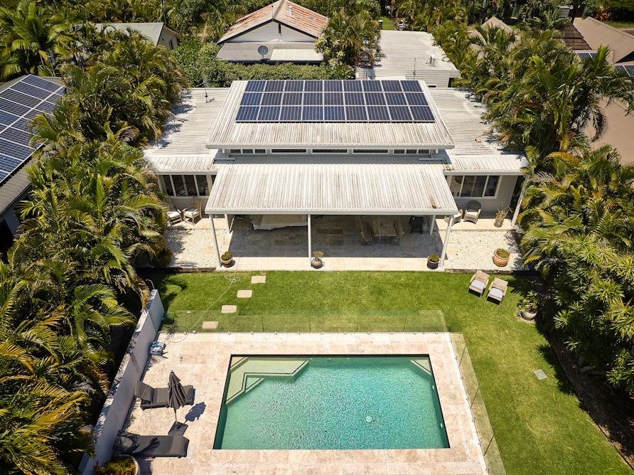 theconversation.com - Alireza Ganjovi - Three hours of free power a day sounds good - but is Australia's scheme fair?