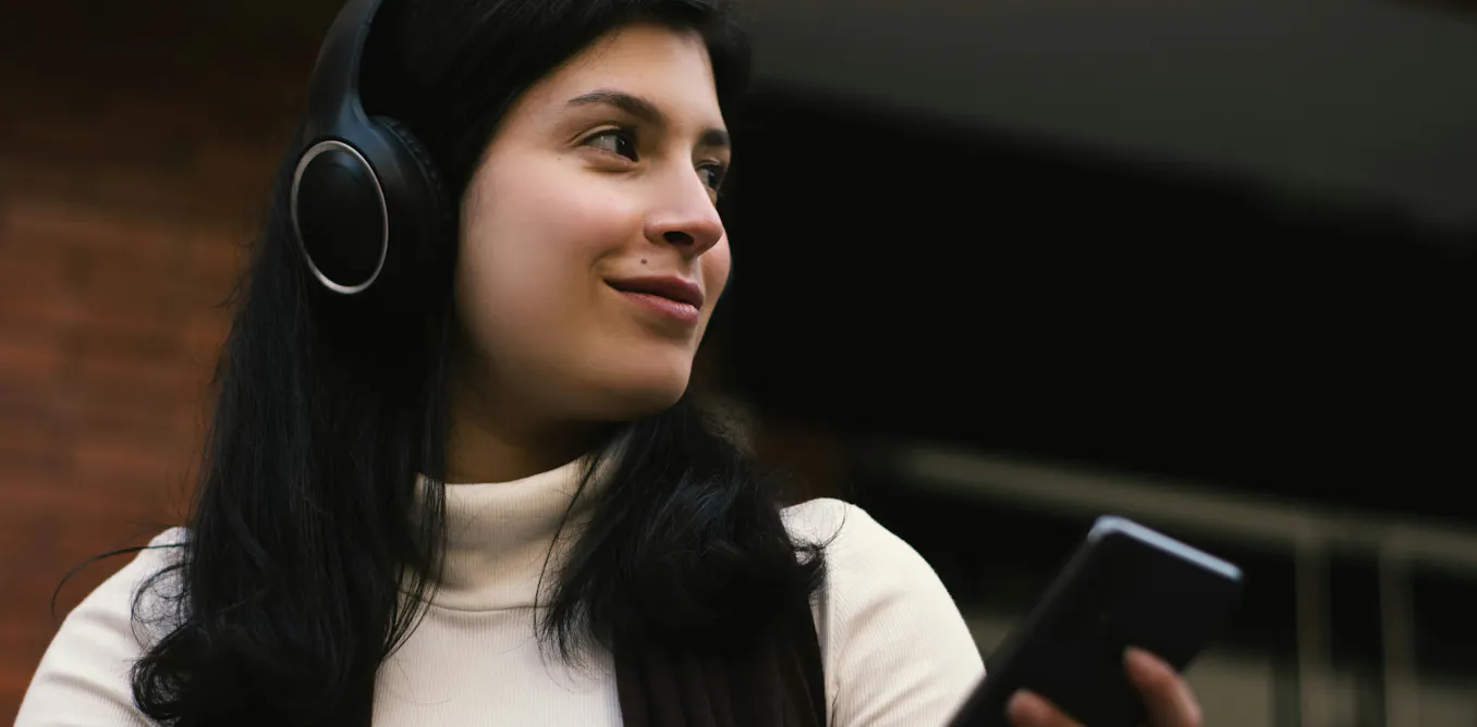 AI Transforms Audiobooks Through Cloning and Piracy