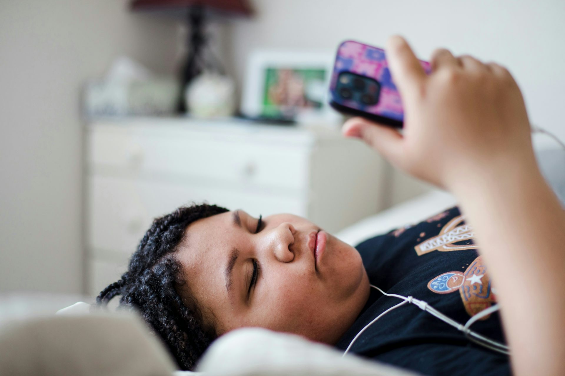 Kids on social media more than two hours a day at higher risk of mental illness