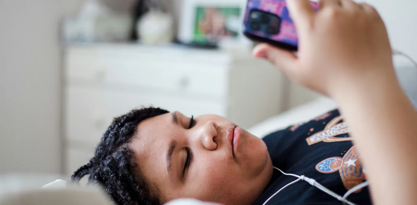 EduWireDaily — Kids on social media more than two hours a day at higher risk of mental illness