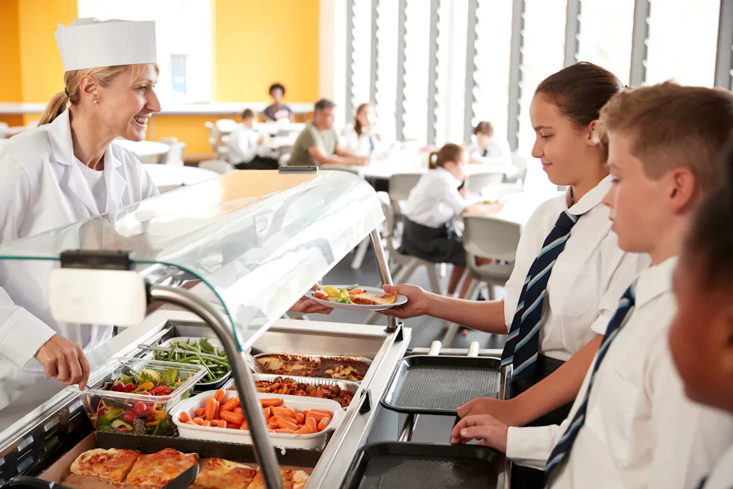 Pizza lovers and savoury snackers: what secondary school pupils choose to eat