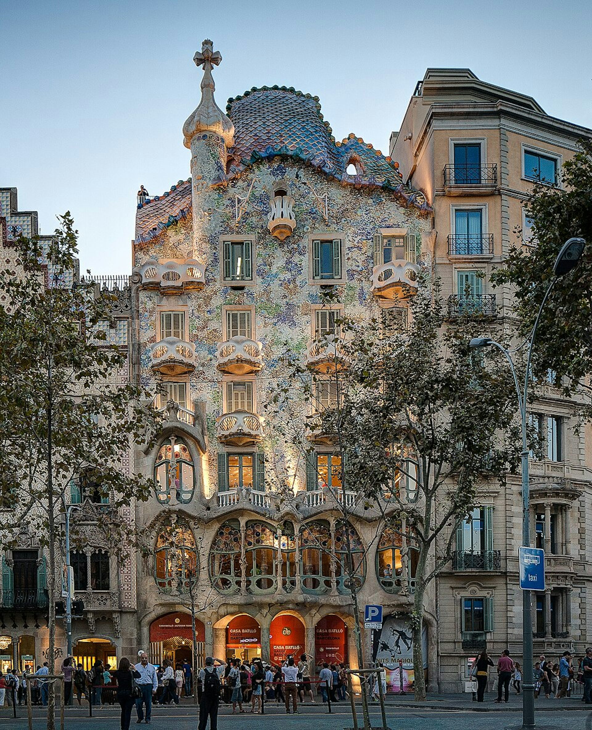 El exterior de la Casa Batlló en Barcelona, ​​uno de los edificios más visitados de Gaudí.