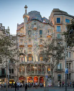 ¿Está Gaudí sobrevalorado? 1 El exterior de la Casa Batlló en Barcelona, uno de los edificios más visitados de Gaudí.