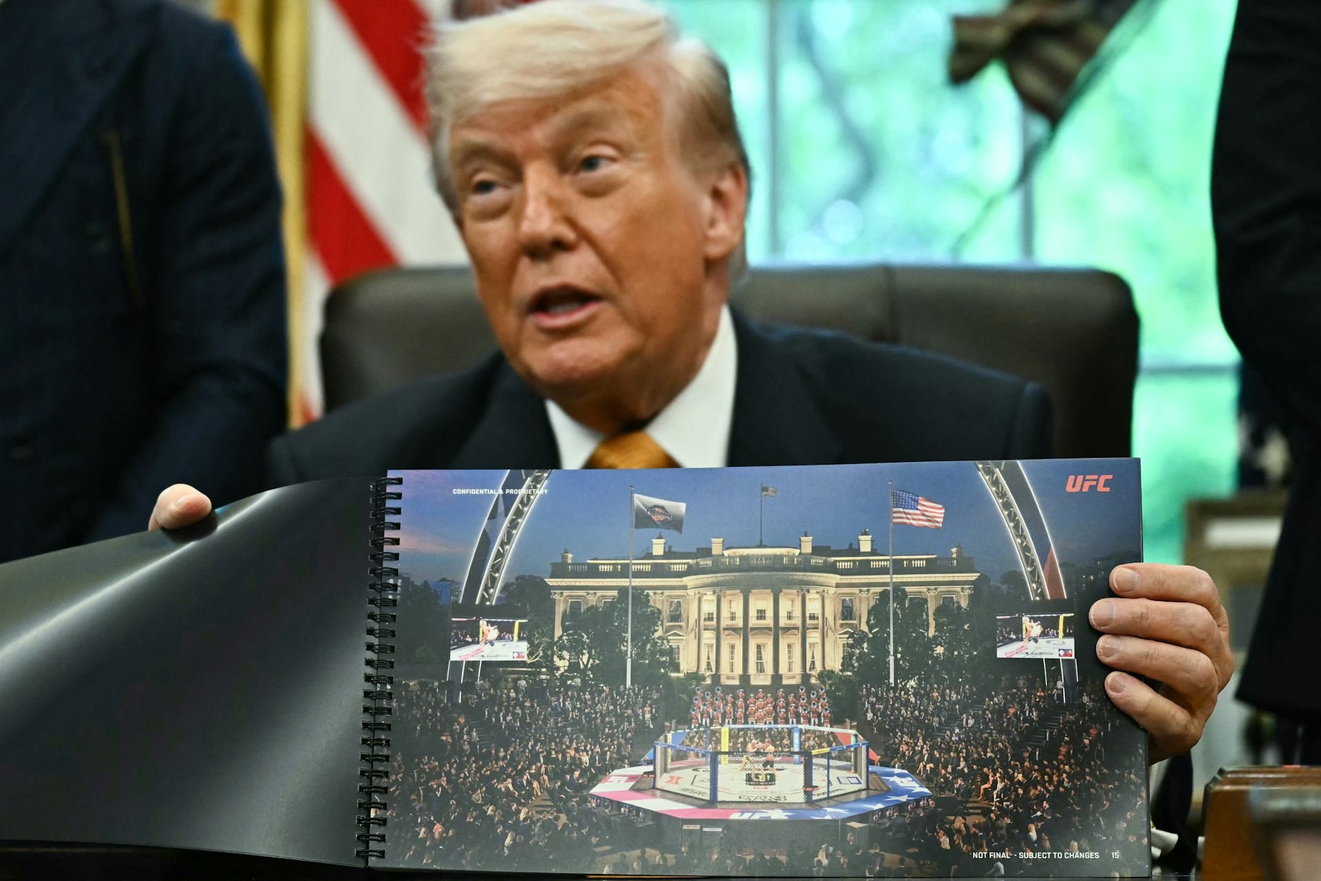 Pourquoi Trump installe une cage de combat devant la Maison-Blanche