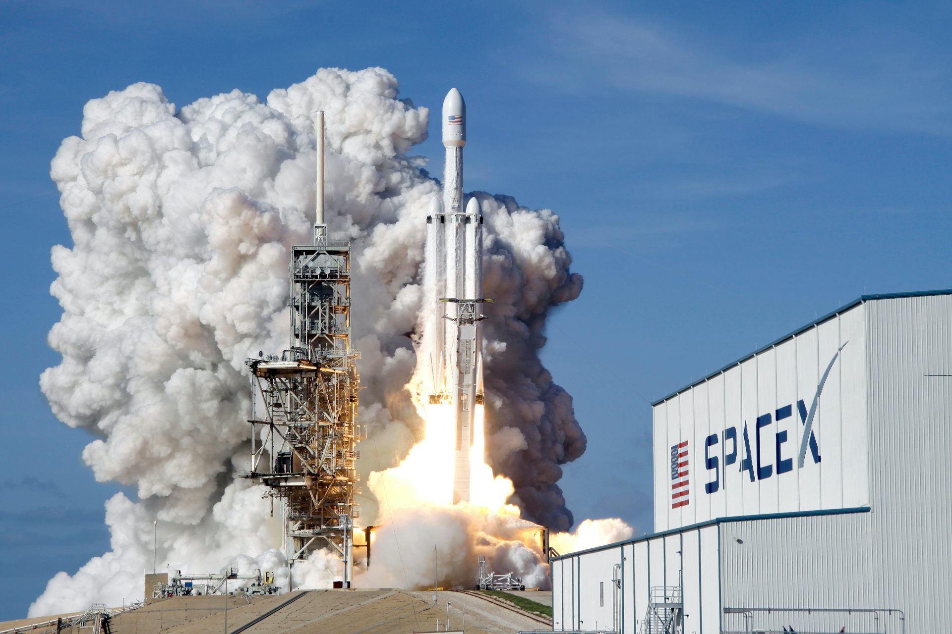 SpaceX raised B in record IPO – here’s why insiders like Elon Musk are much likelier than public stock buyers to get rocket‑powered returns these days