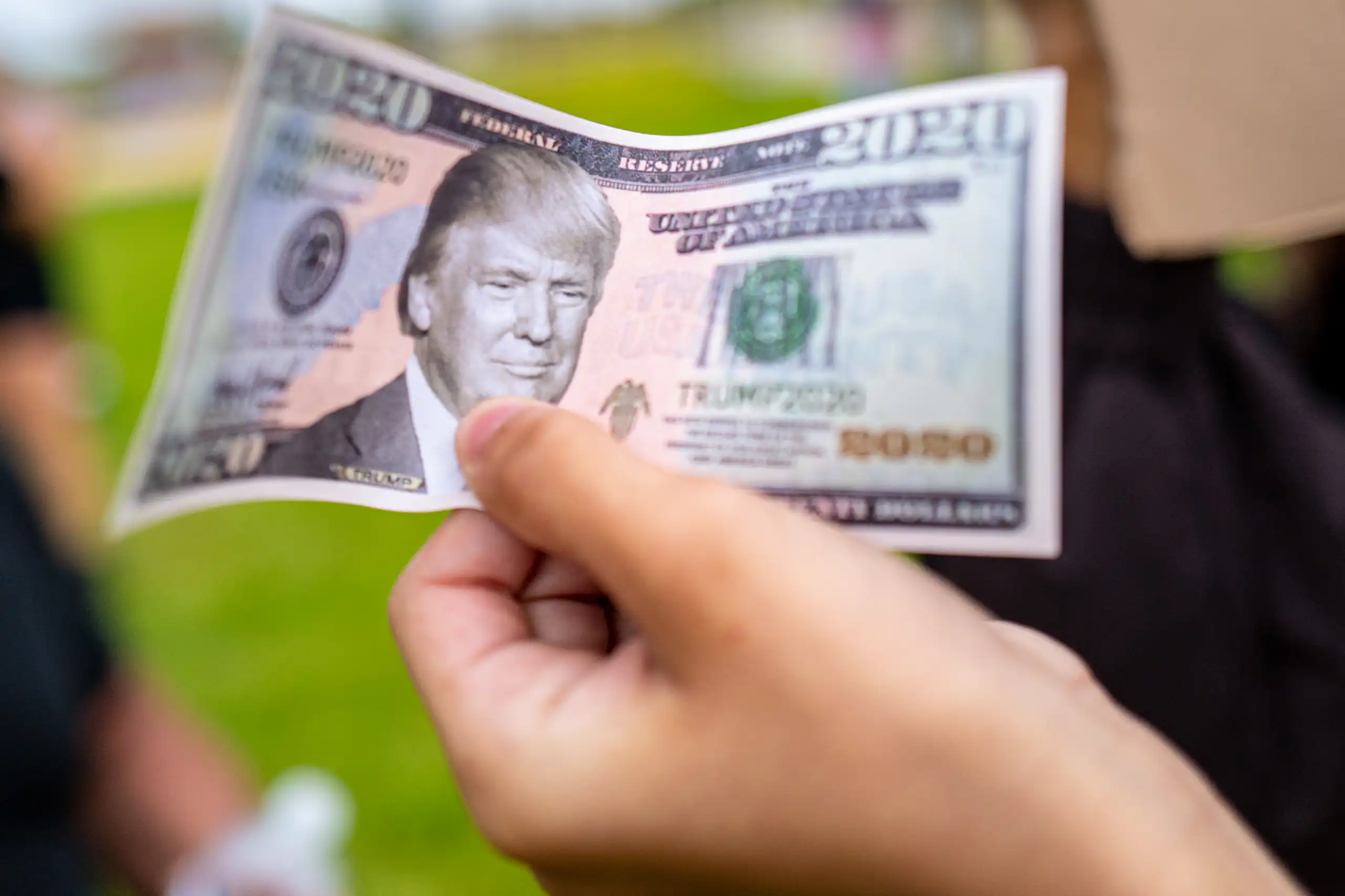 Faux billet de dollars avec Donald Trump