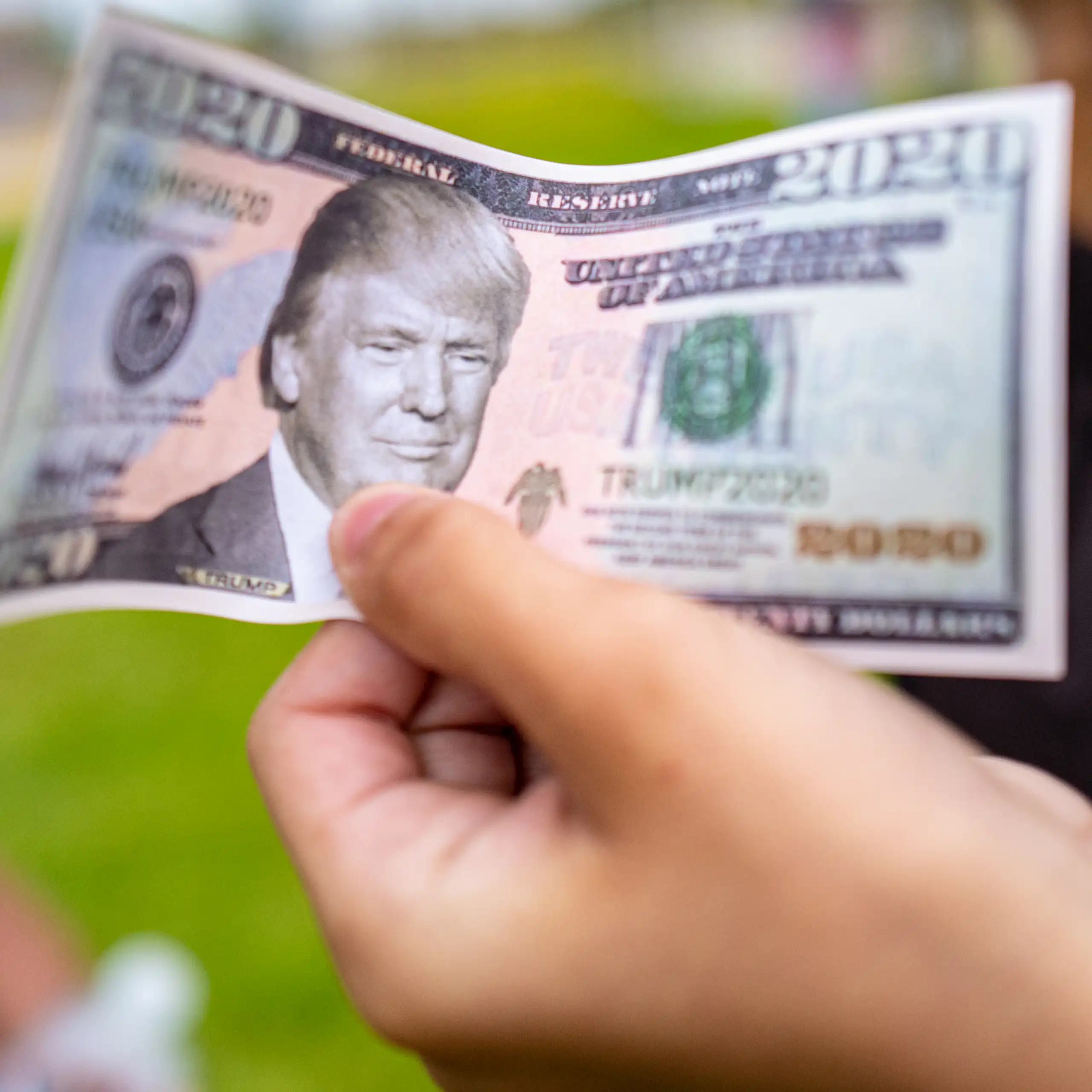 Faux billet de dollars avec Donald Trump
